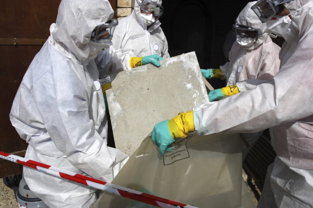 Emergency asbestos removal contractors